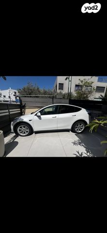 מודעת רכב טסלה מודל Y