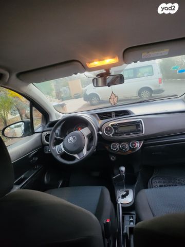 מודעת רכב טויוטה יאריס