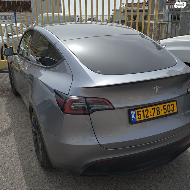 מודעת רכב טסלה מודל Y