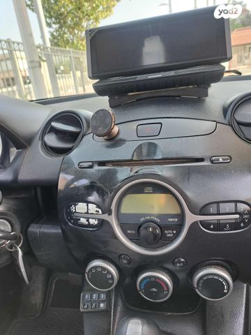 מודעת רכב מאזדה 2