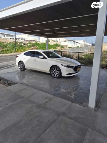 מודעת רכב מאזדה 3