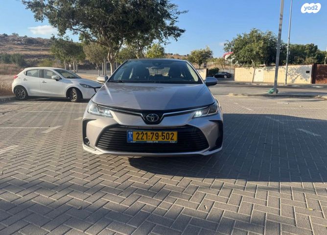 מודעת רכב טויוטה קורולה