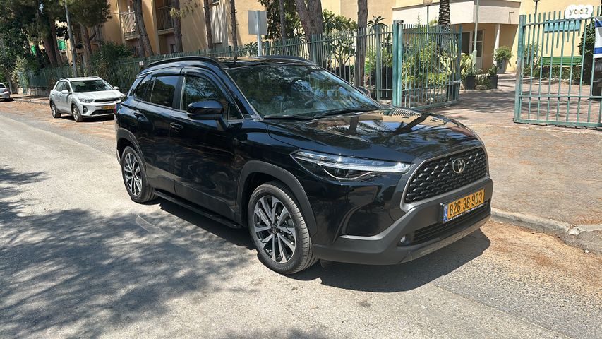 מודעת רכב טויוטה קורולה קרוס