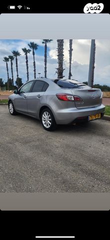 מודעת רכב מאזדה 3