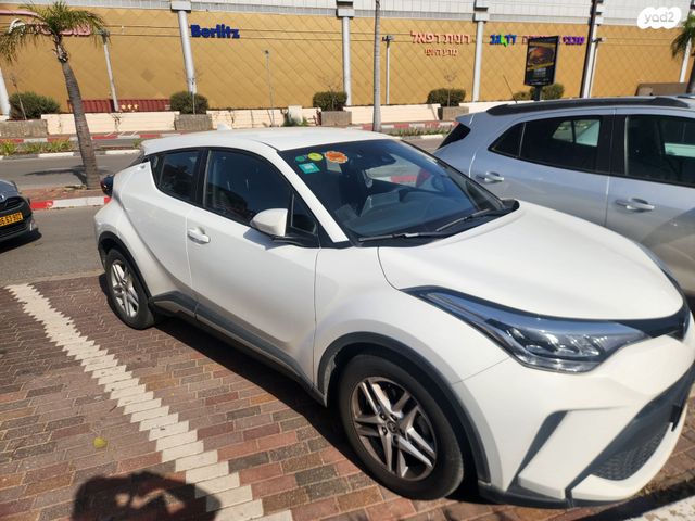 מודעת רכב טויוטה C-HR