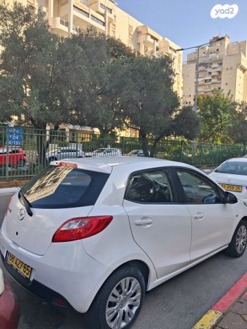 מודעת רכב מאזדה 2