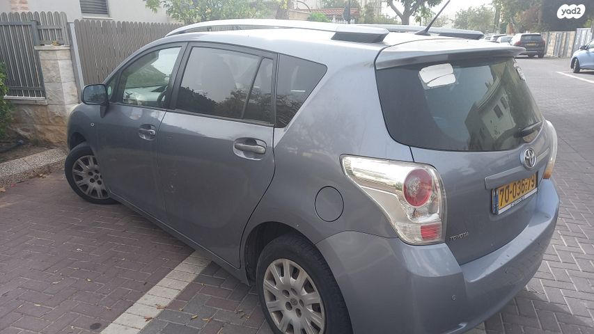 מודעת רכב טויוטה ורסו