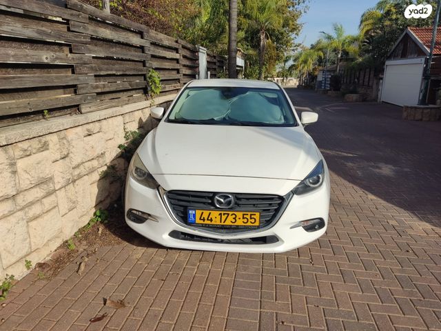 מודעת רכב מאזדה 3