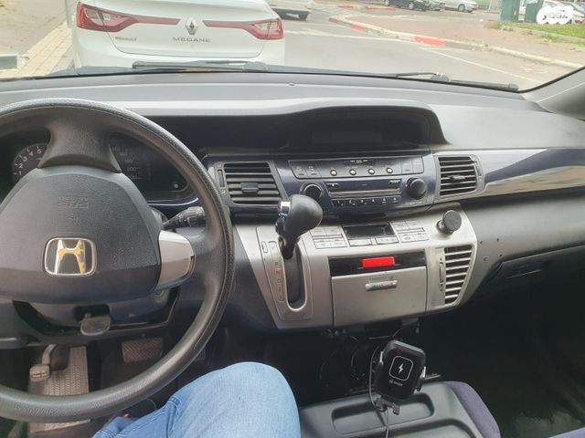 מודעת רכב הונדה FR-V