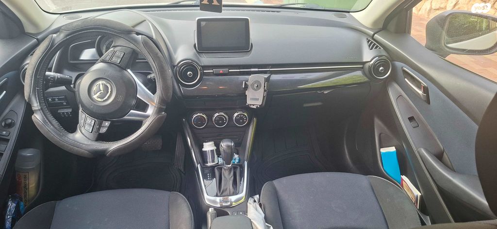 מודעת רכב מאזדה 2