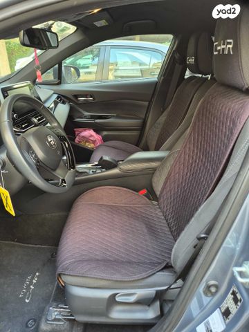 מודעת רכב טויוטה C-HR