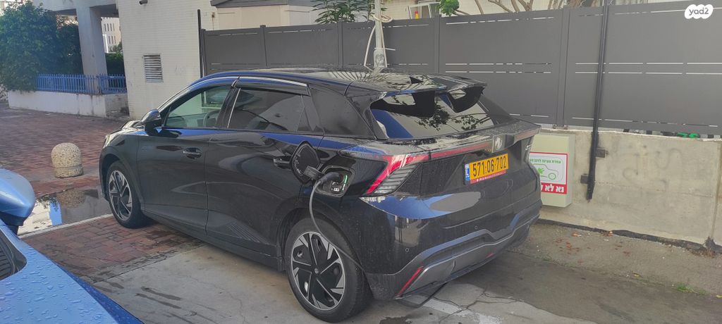 מודעת רכב אם ג'י MG4