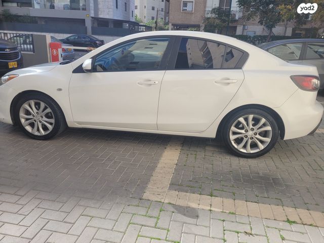 מודעת רכב מאזדה 3