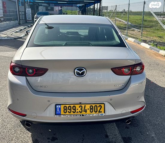 מודעת רכב מאזדה 3