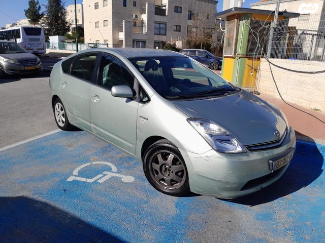מודעת רכב טויוטה פריוס