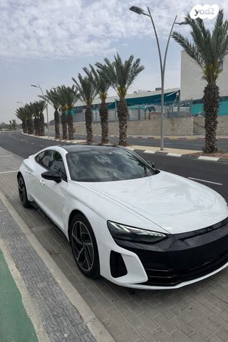 מודעת רכב אאודי E-tron GT
