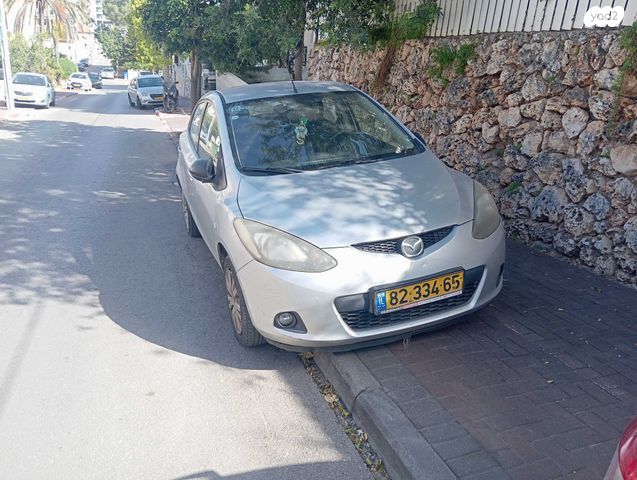 מודעת רכב מאזדה 2
