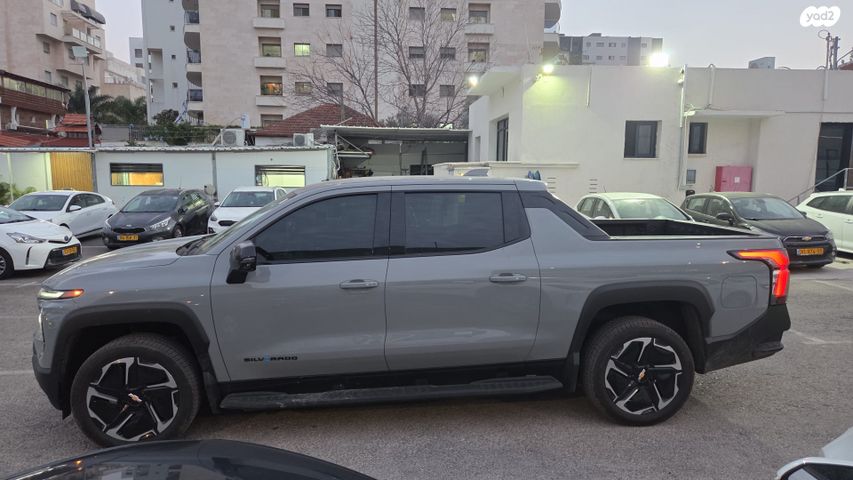 מודעת רכב שברולט סילברדו EV