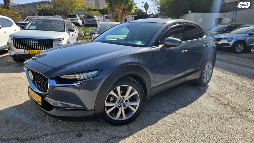 מודעת רכב מאזדה CX-30