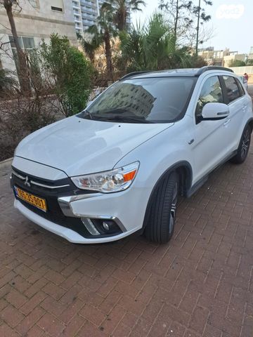 מודעת רכב מיצובישי ASX