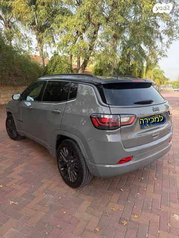 מודעת רכב ג'יפ קומפאס