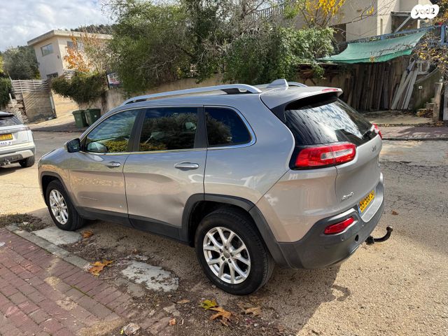 מודעת רכב ג'יפ צ'ירוקי