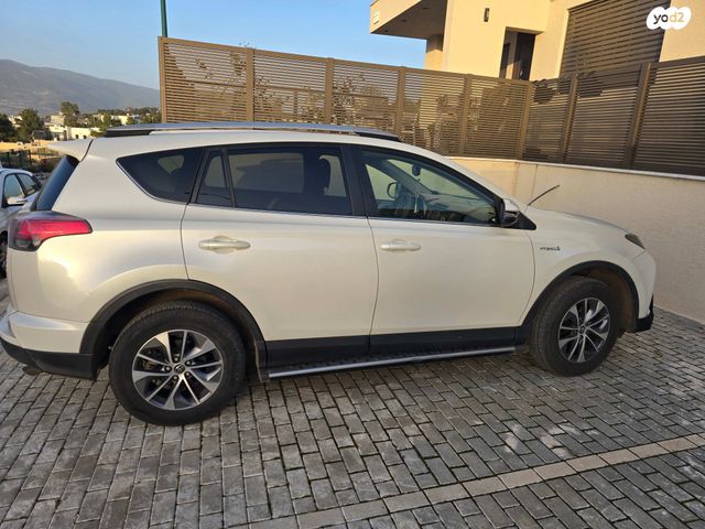 מודעת רכב טויוטה RAV4
