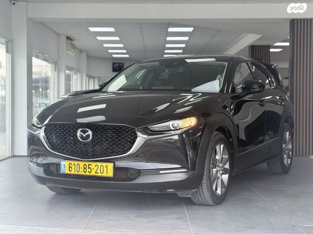 מודעת רכב מאזדה CX-30