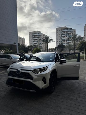 מודעת רכב טויוטה RAV4
