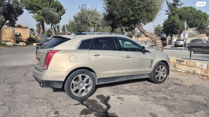 מודעת רכב קאדילק SRX
