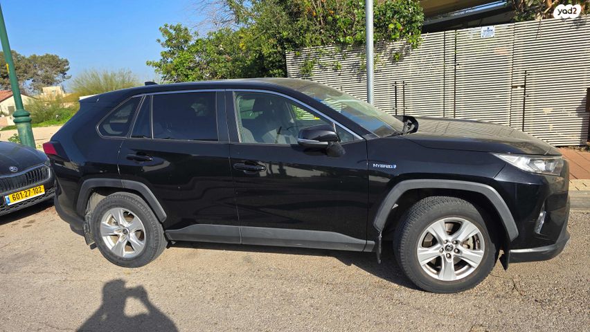 מודעת רכב טויוטה RAV4