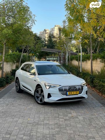 מודעת רכב אאודי E-tron