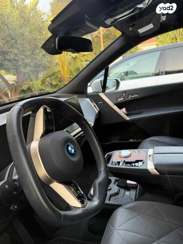 מודעת רכב ב מ וו iX