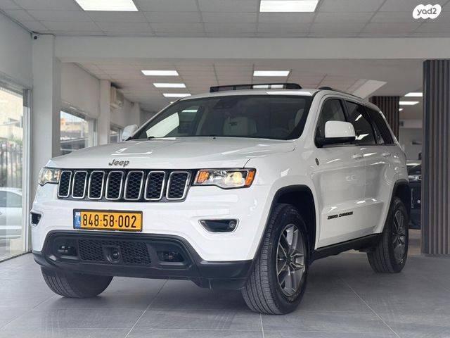 מודעת רכב ג'יפ גרנד צ'ירוקי