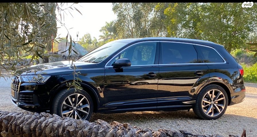 מודעת רכב אאודי Q7
