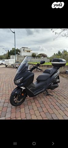 מודעת רכב סאן יאנג ג'וי-מקס Z-300