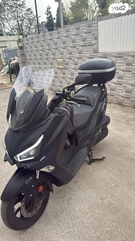 מודעת רכב סאן יאנג ג'וי-מקס Z-250