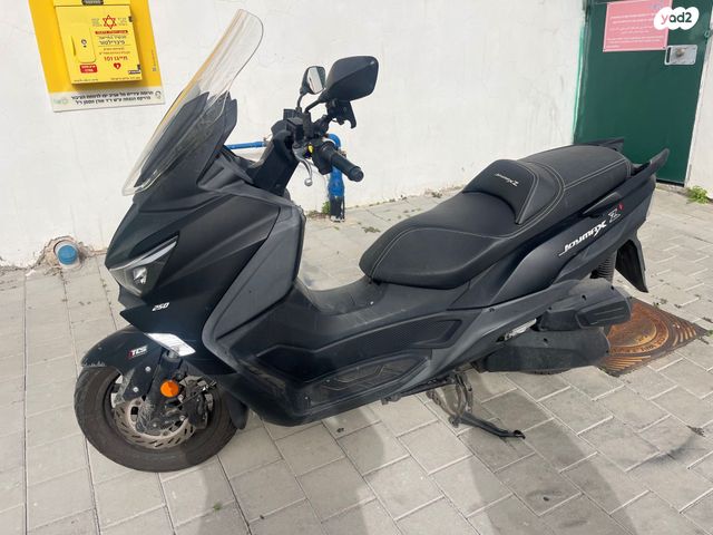 מודעת רכב סאן יאנג ג'וי-מקס Z-250