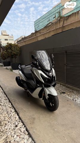 מודעת רכב סאן יאנג קרוזים 300