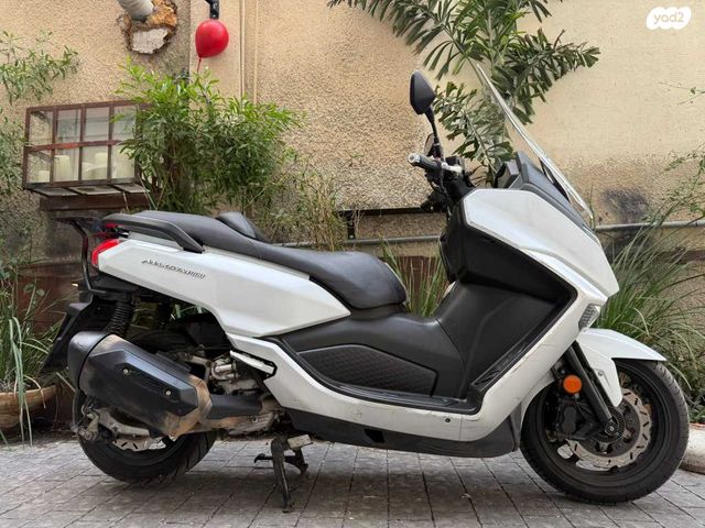 מודעת רכב סאן יאנג מקסים 400