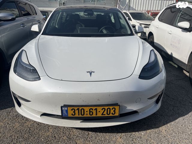 מודעת רכב טסלה מודל 3