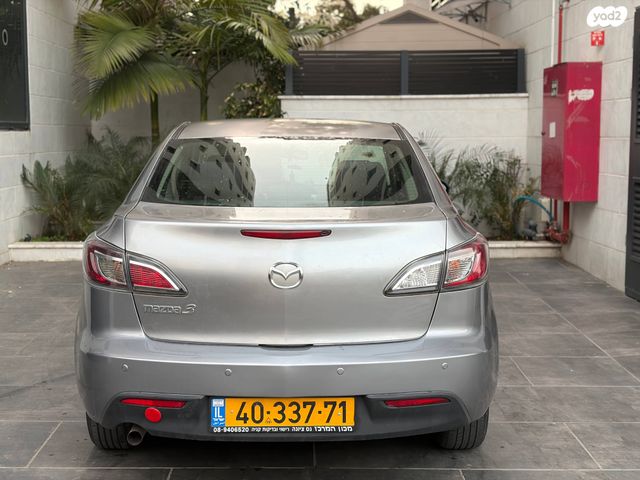 מודעת רכב מאזדה 3