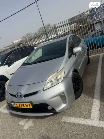 מודעת רכב טויוטה פריוס
