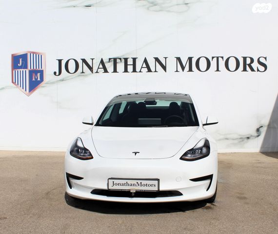 מודעת רכב טסלה מודל 3