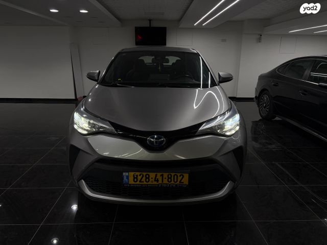 מודעת רכב טויוטה C-HR
