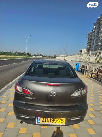 מודעת רכב מאזדה 3