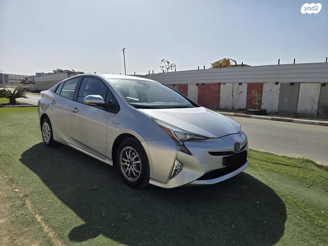 מודעת רכב טויוטה פריוס 2
