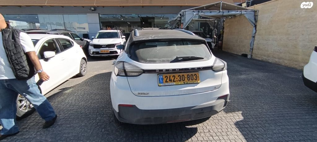 מודעת רכב ג׳ילי Geometry C 2