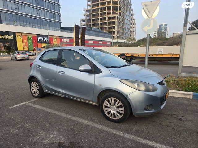 מודעת רכב מאזדה 2