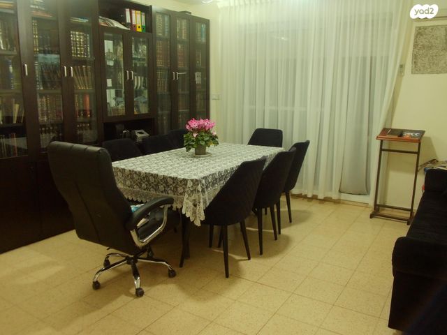 יונה בן אמיתי 33